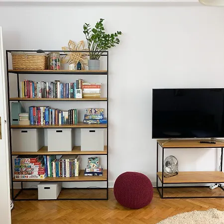 Two Separate Bedrooms. Air Condition, Centre Apartament