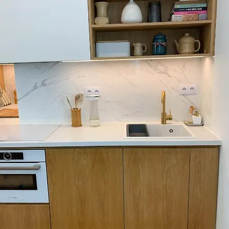 Two Separate Bedrooms. Air Condition, Centre *
